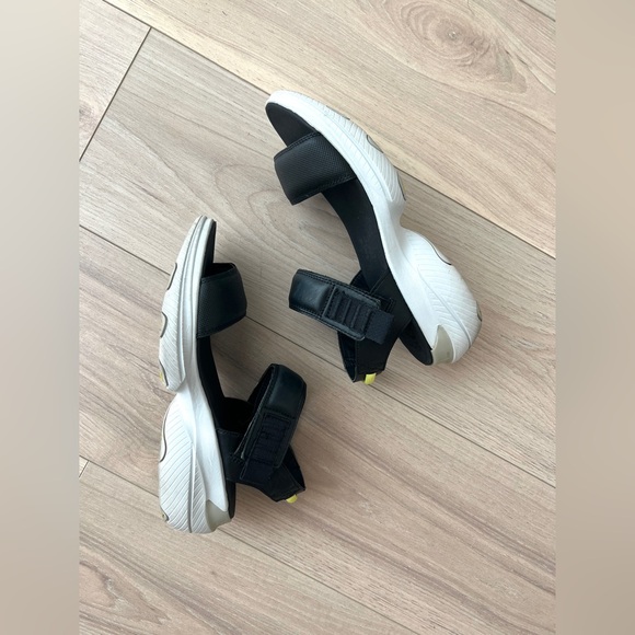 SOREL sandals / women's explorer blitz stride sporty sandal / size 9 - Picture 6 of 8